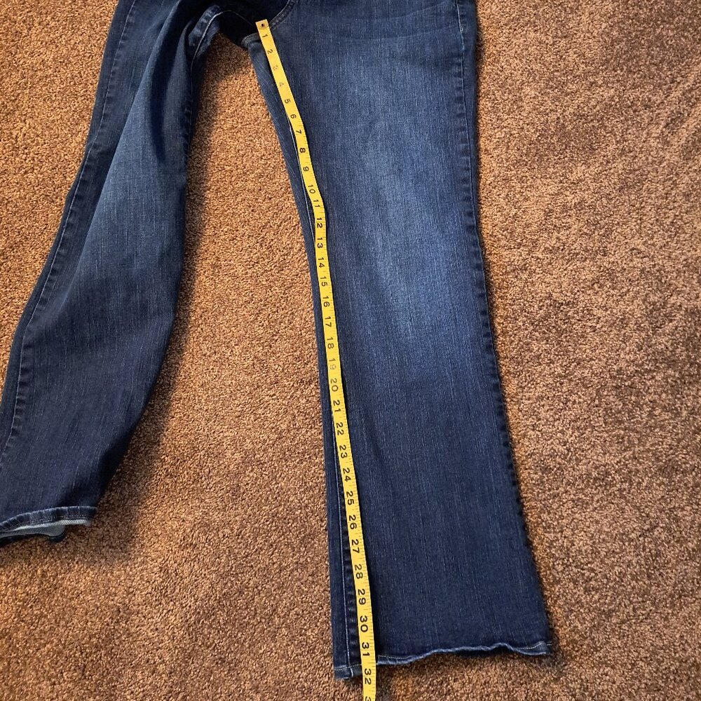 Levi's Perfectly Shaping 512 Bootcut Denim Jeans With Riveting Detail Pockets - Picture 10 of 10